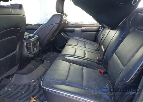 2024 Ram 1500 Laramie 4X2 5'7 Box z USA, uszkodzony, nr VIN 1C6RREJT6RN183768